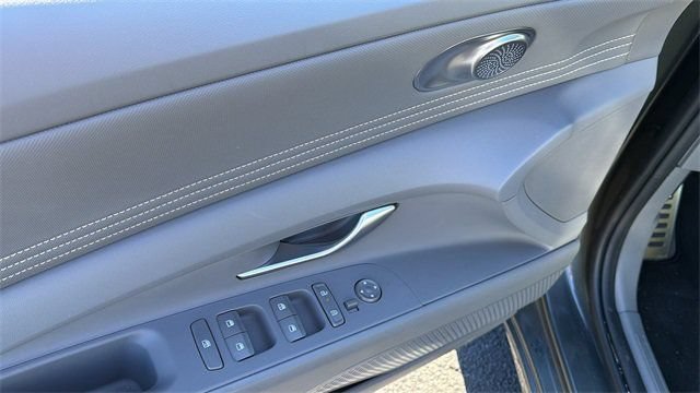 Certified 2025 Hyundai Elantra SEL FWD image 15