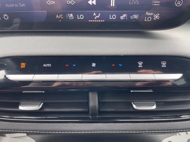 Used 2025 Buick Enclave Avenir w/ Super Cruise Package FWD image 26