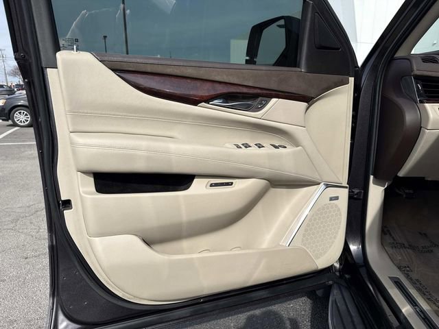 Used 2015 Cadillac Escalade ESV Luxury image 8