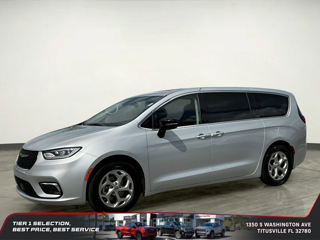 Used 2024 Chrysler Pacifica Limited image 2