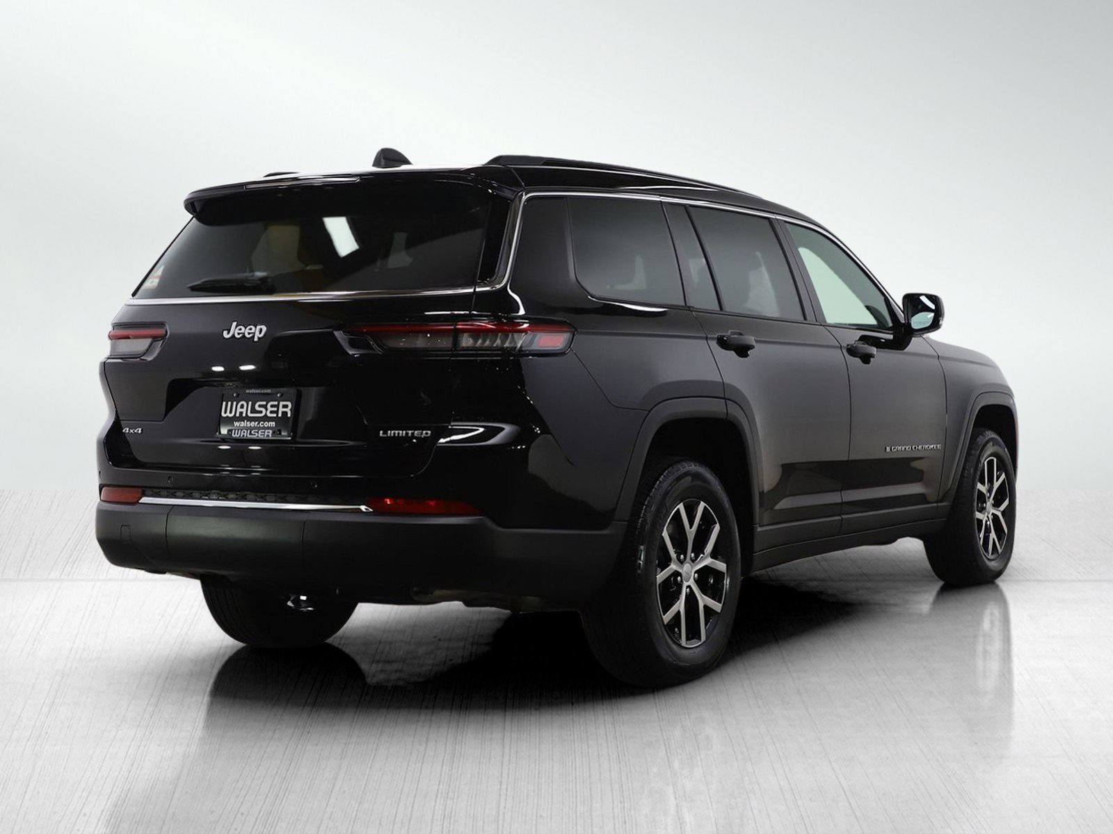 Used 2025 Jeep Grand Cherokee L Limited w/ Trailer Tow Package image 5