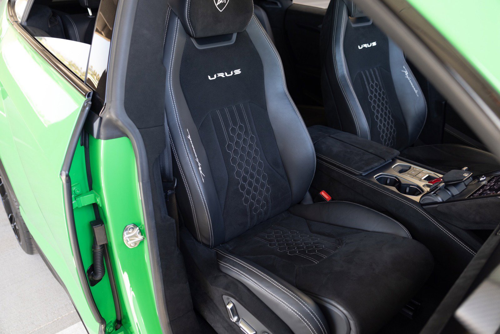Used 2023 Lamborghini Urus Performante AWD/4WD image 63
