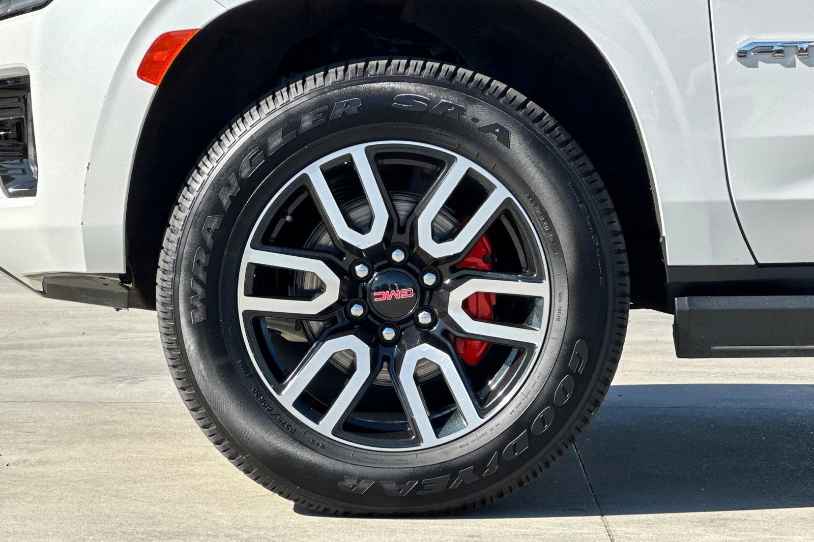 Used 2023 GMC Yukon XL AT4 w/ AT4 Premium Plus Package image 26