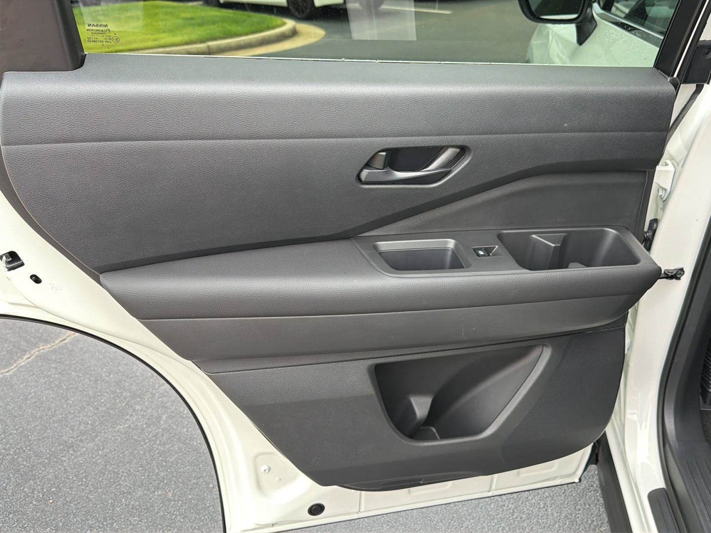 Used 2024 Nissan Pathfinder S FWD image 17