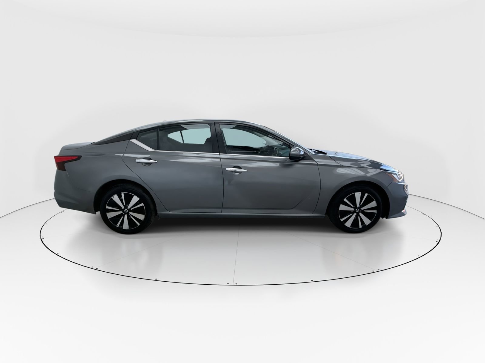 Used 2021 Nissan Altima 2.5 SV image 9