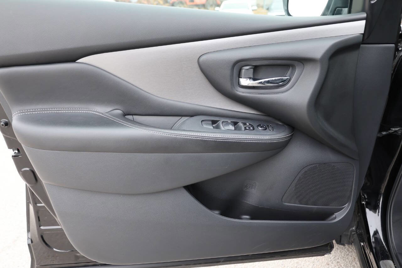 Used 2024 Nissan Murano SV w/ SV Midnight Edition Package AWD/4WD image 12