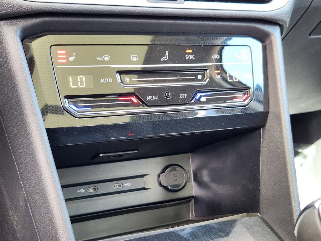 New 2026 Volkswagen Taos SE AWD/4WD image 9