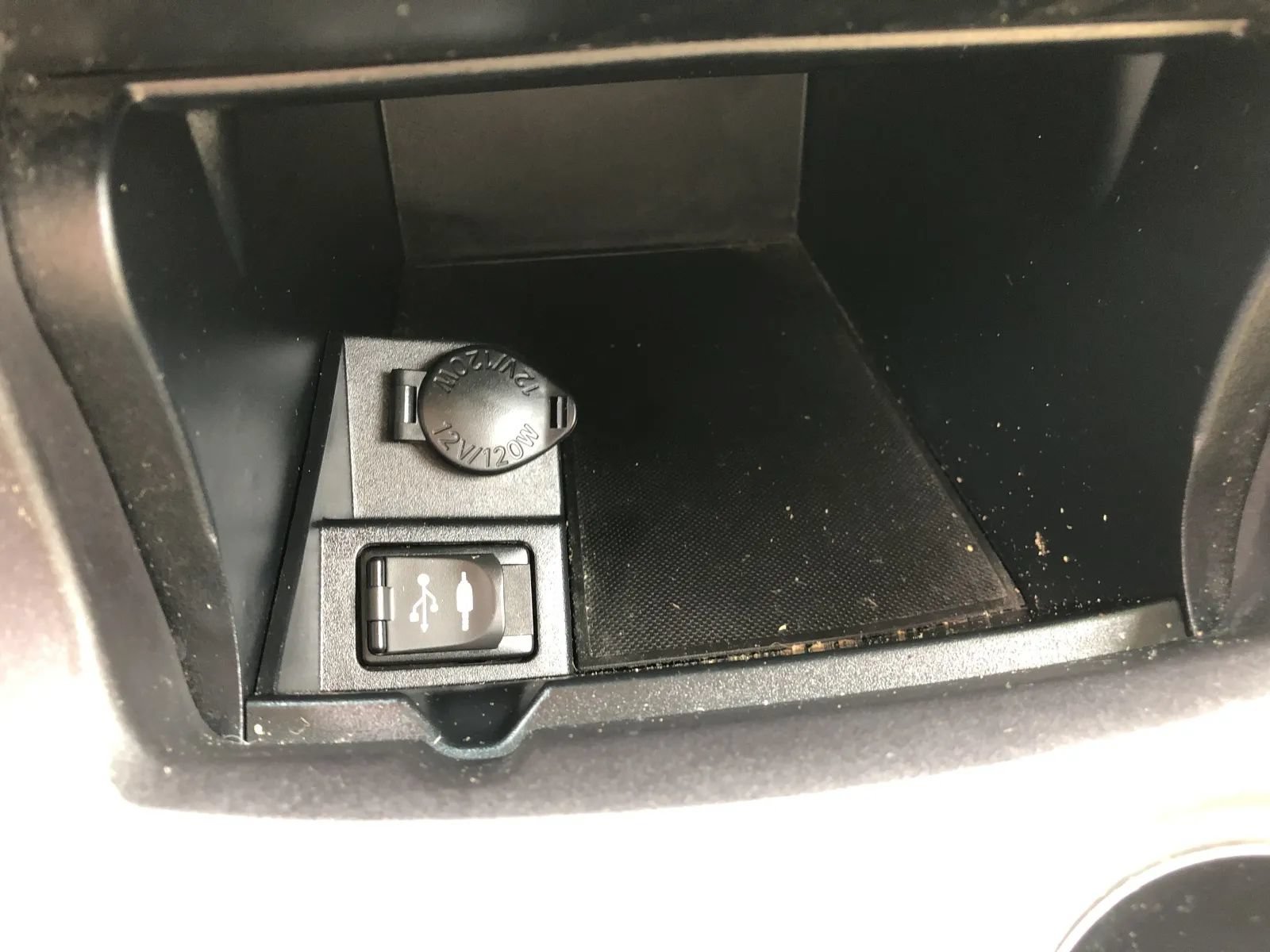 Used 2016 Toyota Camry LE FWD image 28