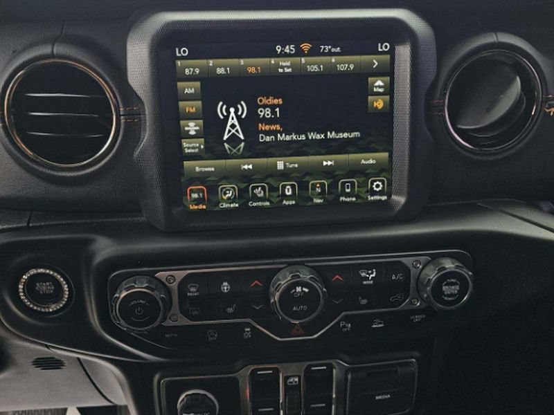 Used 2022 Jeep Wrangler Unlimited Sahara AWD/4WD image 14