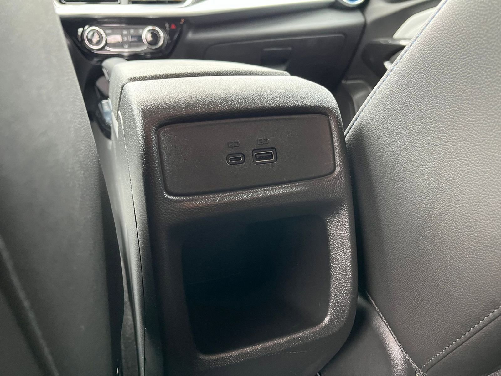 Used 2025 Chevrolet Trax LT FWD image 24