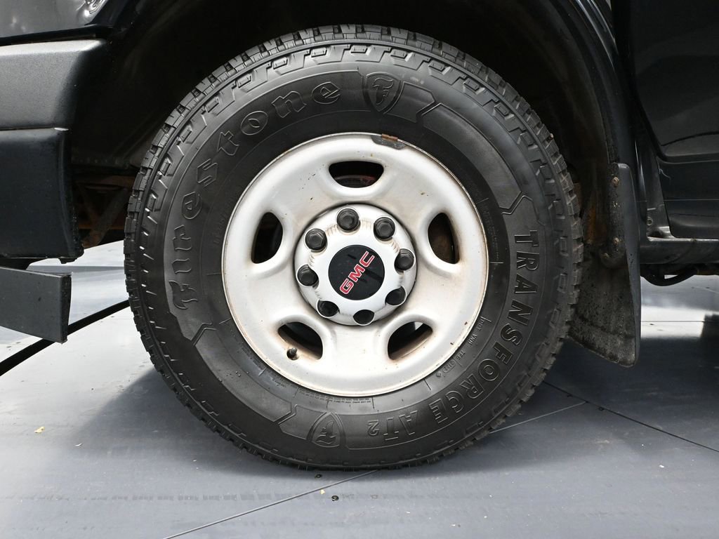 Used 2018 GMC Savana 2500 image 16