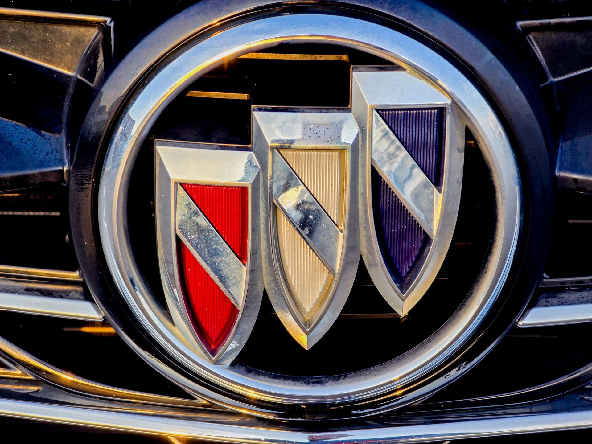 Used 2022 Buick Enclave Essence w/ Experience Buick Package image 3