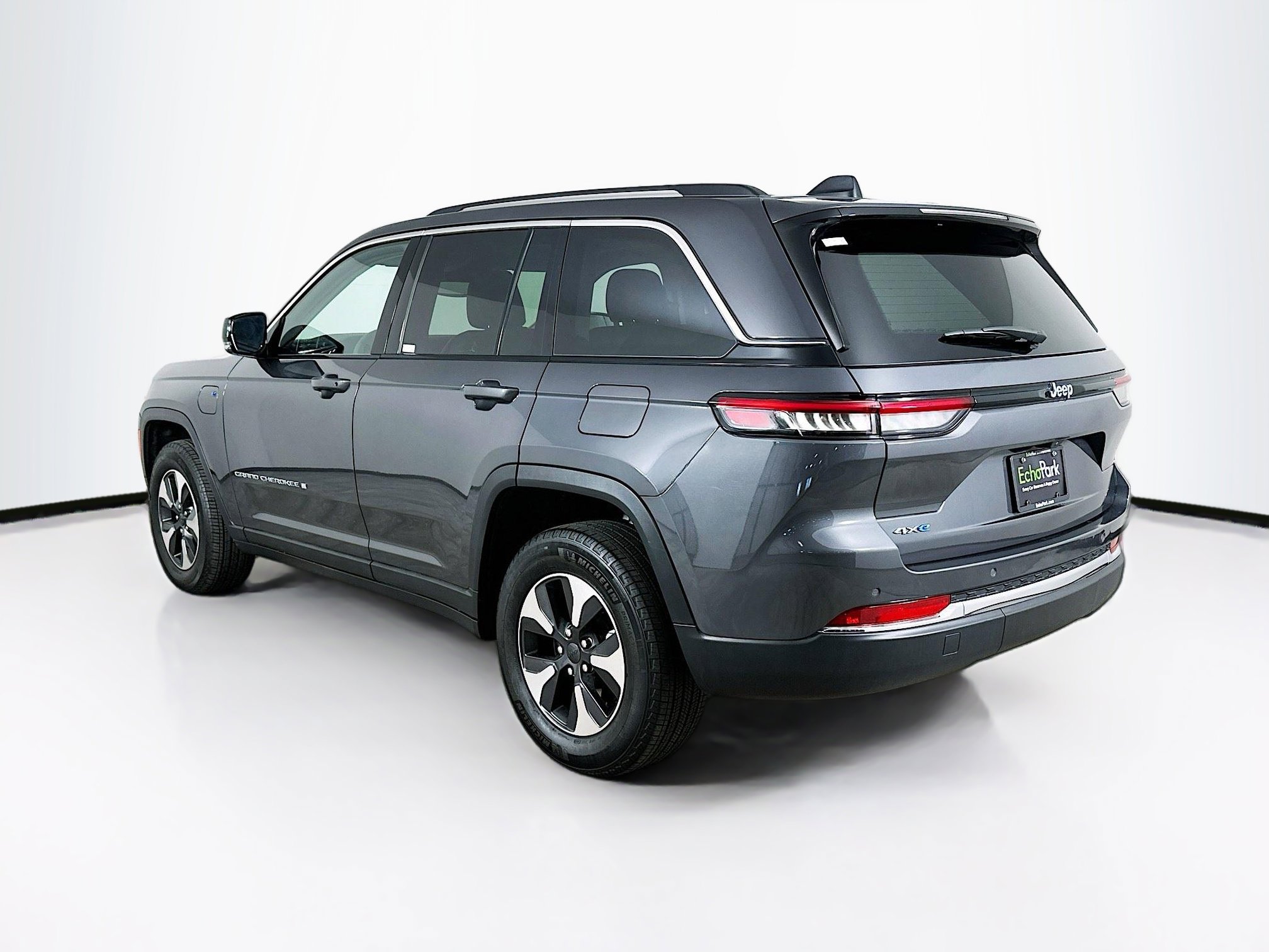 Used 2023 Jeep Grand Cherokee 4WD 4xe image 5