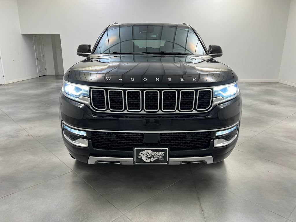 Used 2024 Jeep Wagoneer Series III AWD/4WD image 3