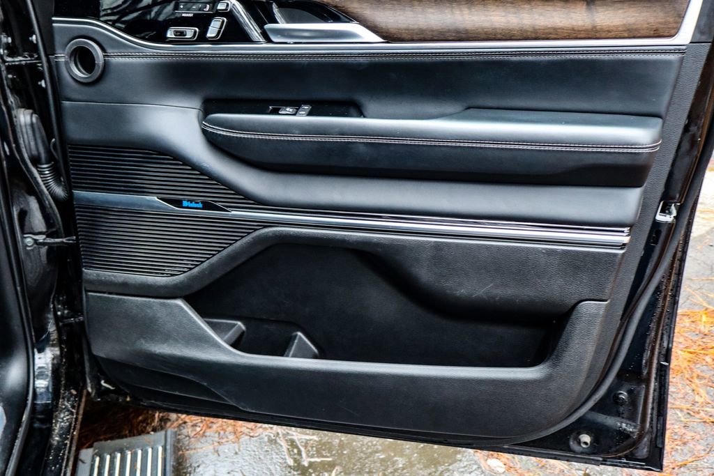 Used 2024 Jeep Grand Wagoneer L 4WD image 43