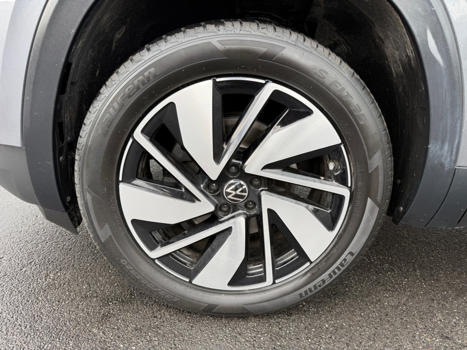 Used 2025 Volkswagen Atlas SE AWD/4WD image 26