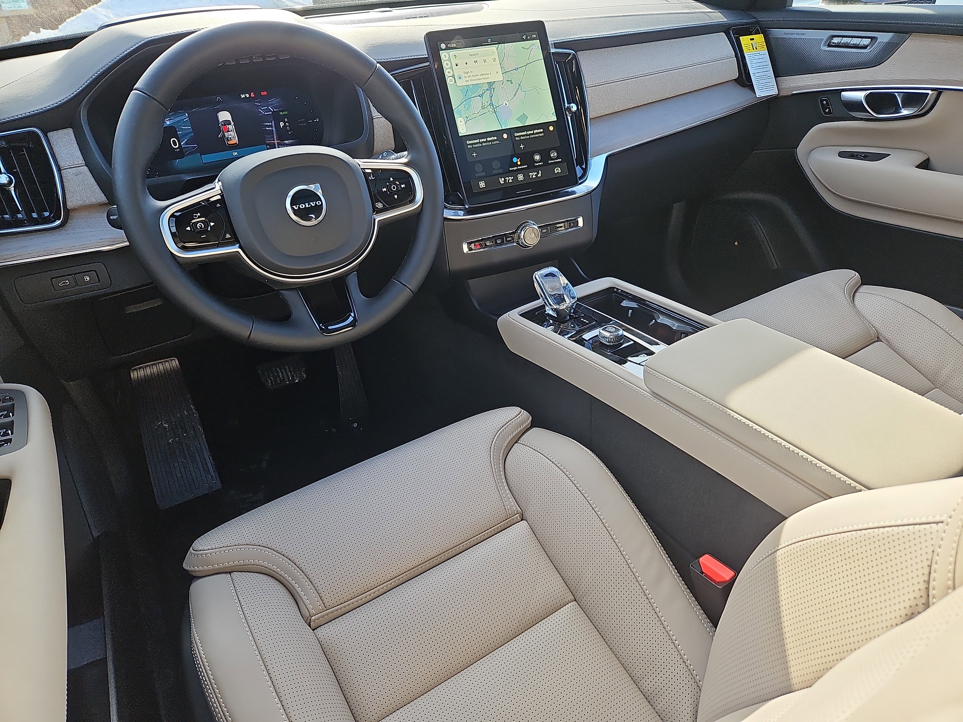 New 2026 Volvo XC90 T8 Ultra image 3