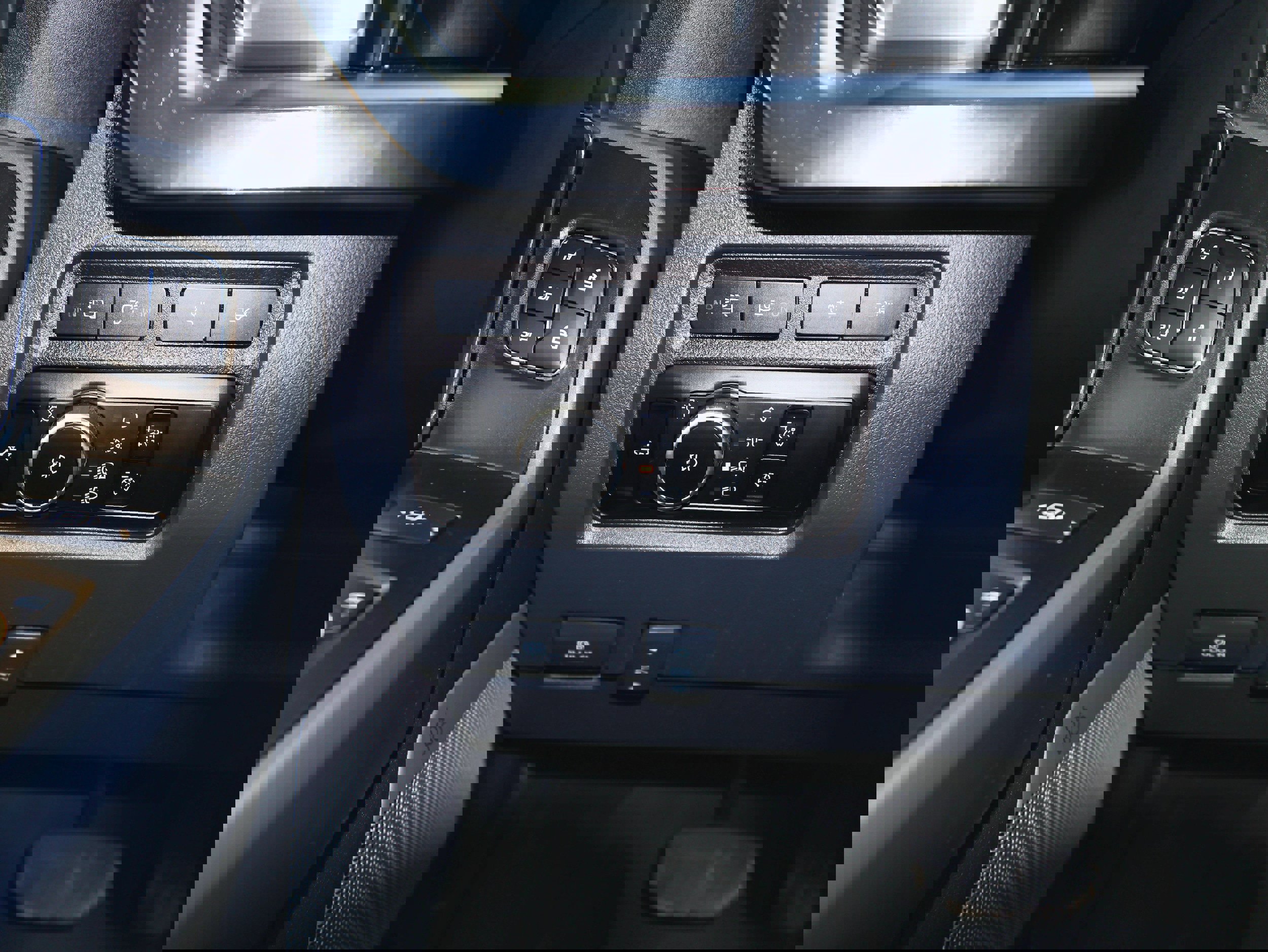 Used 2024 Ford F250 Lariat w/ Sport Appearance Package image 32