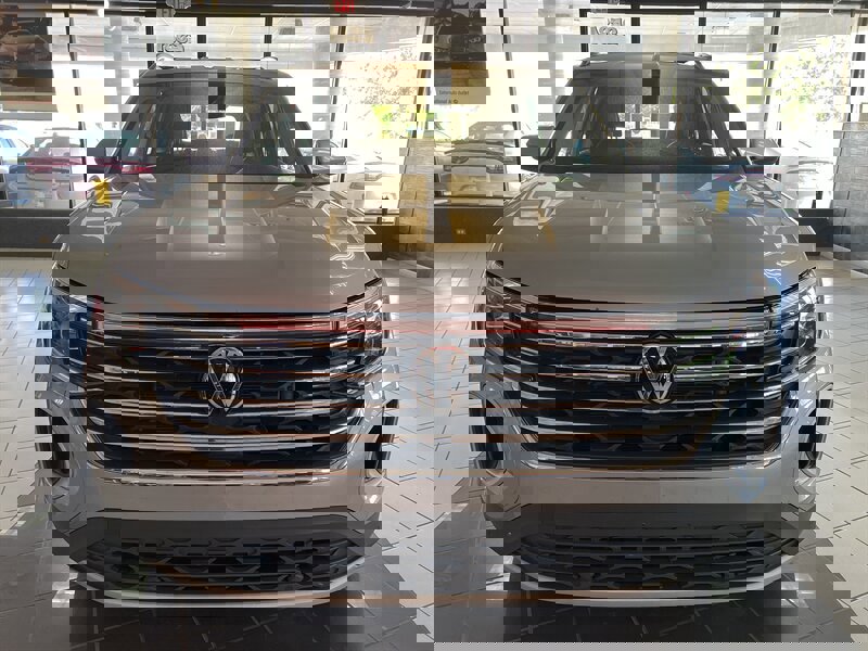 Used 2024 Volkswagen Atlas SE image 3