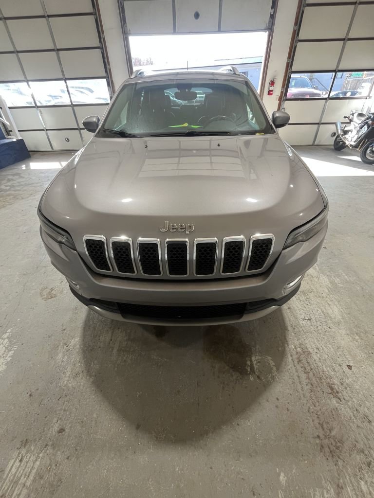 Used 2019 Jeep Cherokee Limited image 3