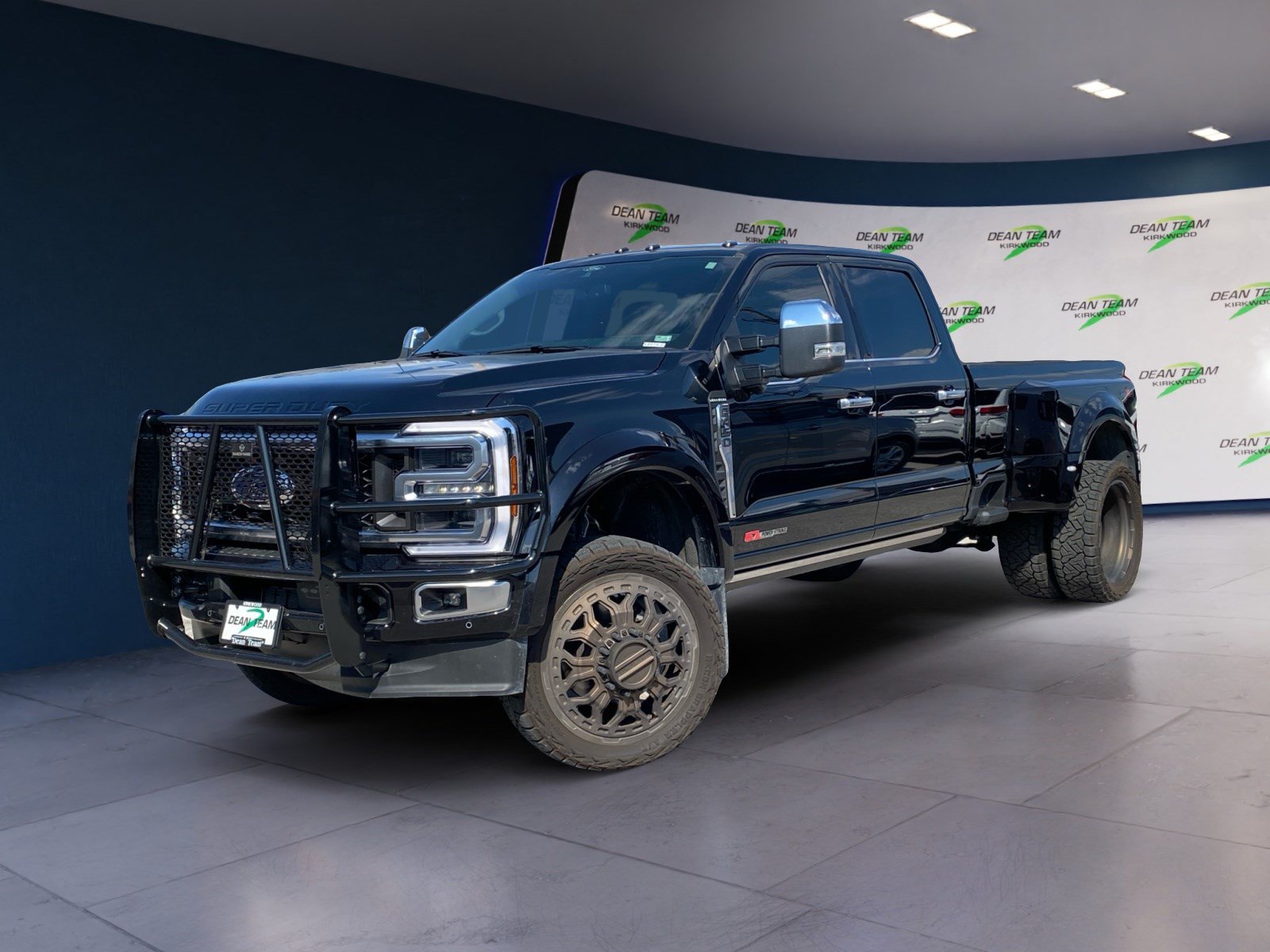 Used 2026 Ford F450 Platinum w/ Platinum Plus Package AWD/4WD image 3