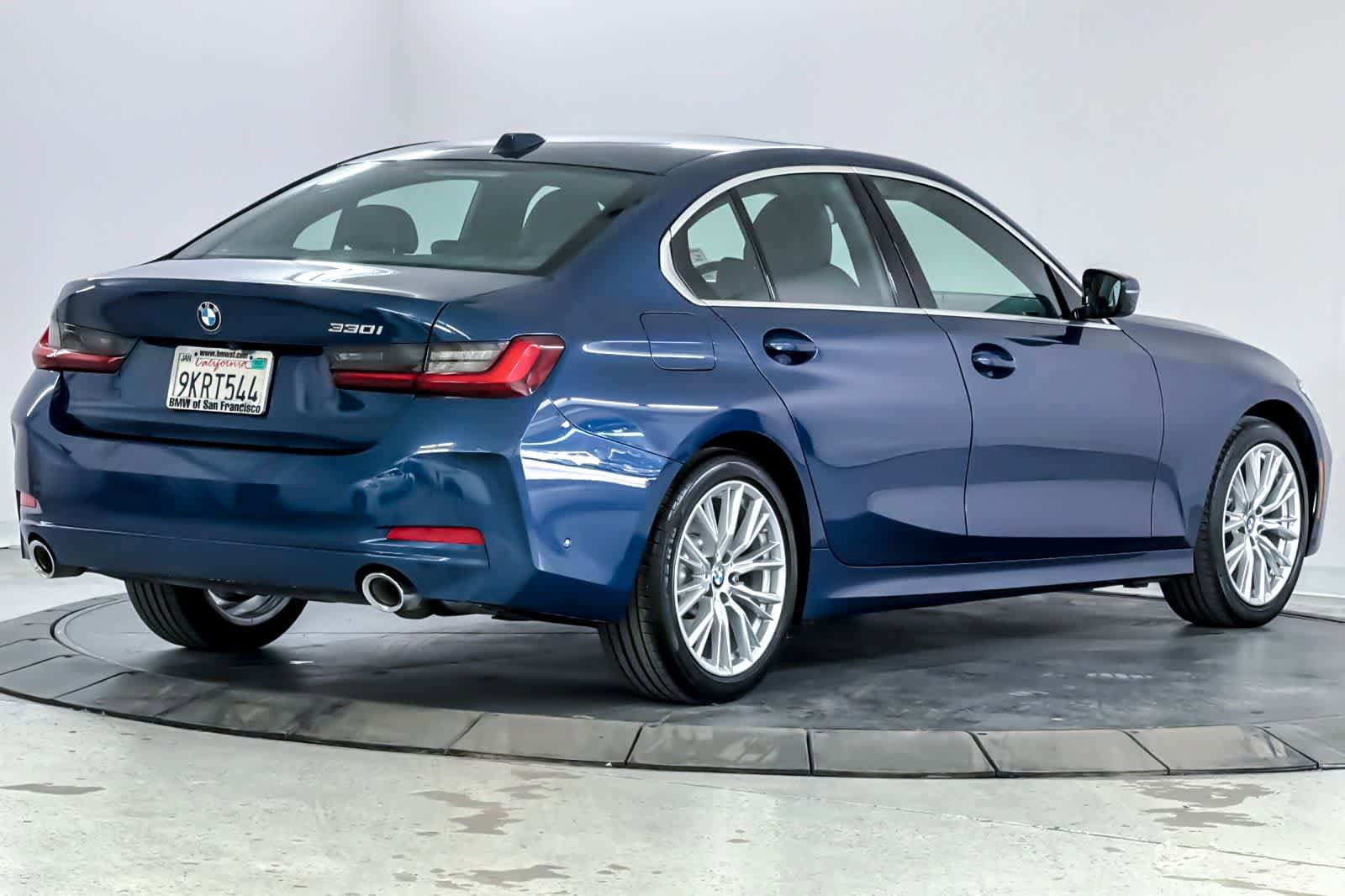 Used 2024 BMW 330i Sedan w/ Premium Package RWD image 2