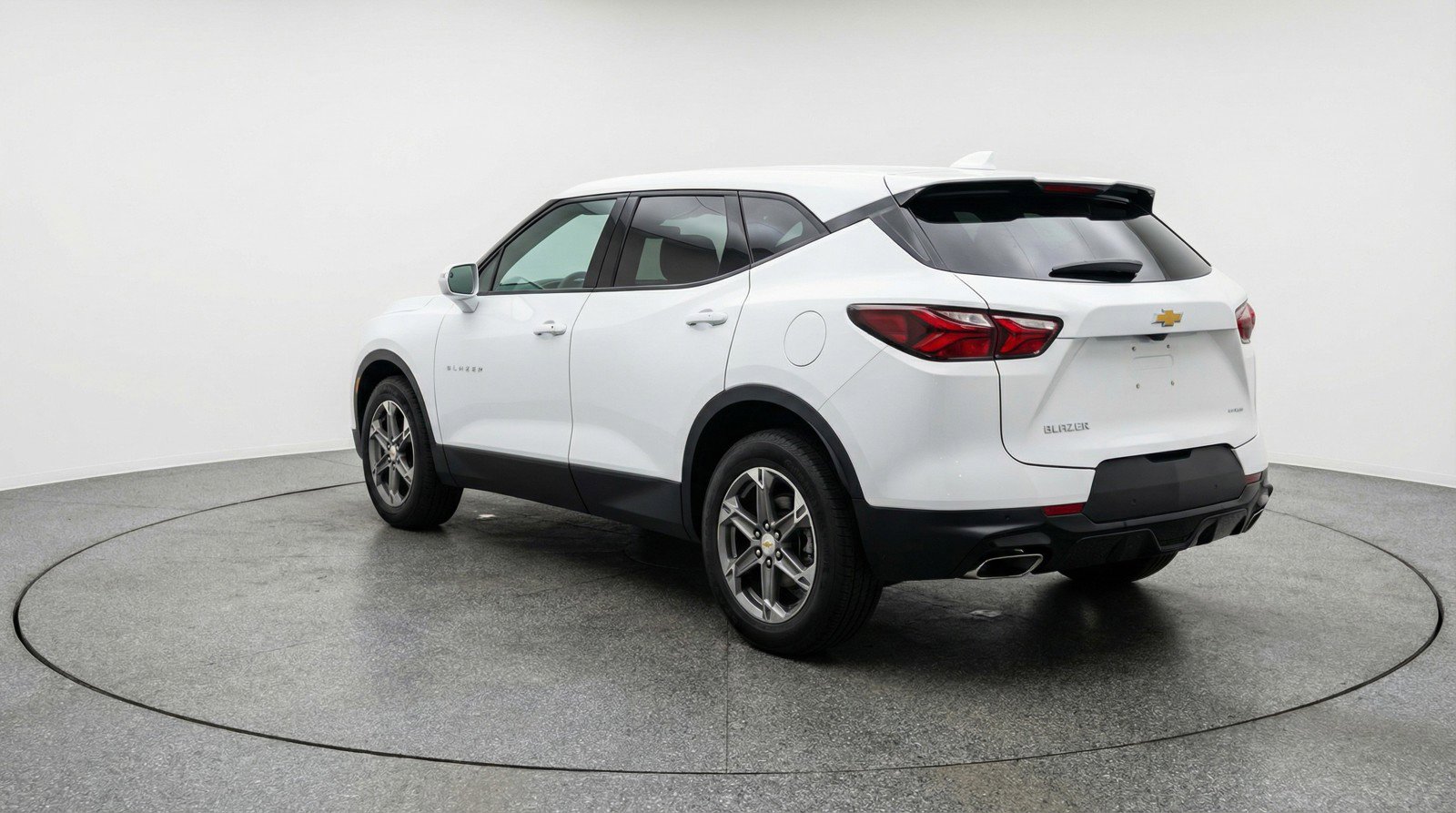 Used 2025 Chevrolet Blazer LT FWD image 6