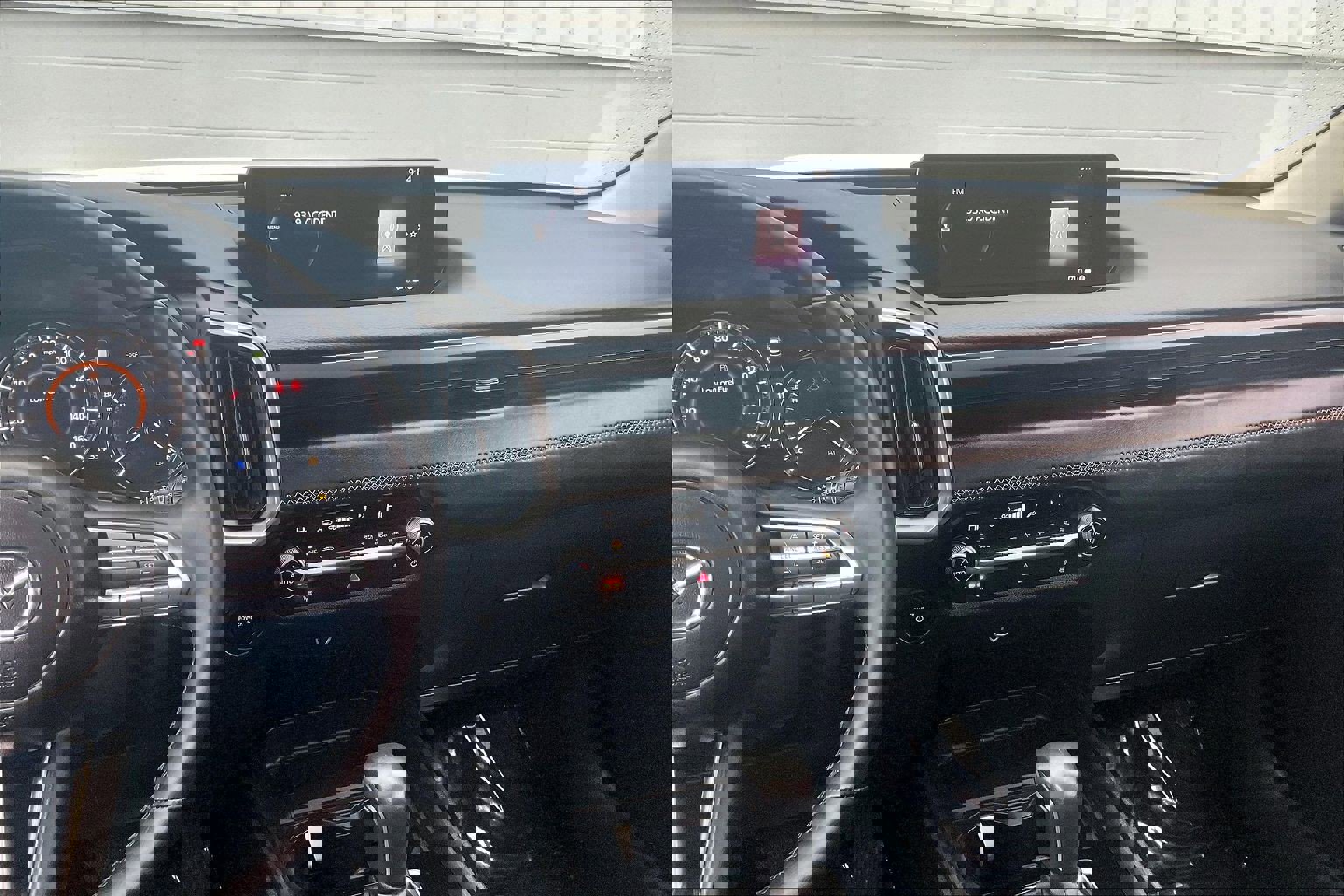 Used 2025 MAZDA CX-50 AWD 2.5 Hybrid w/ Premium Pkg image 7