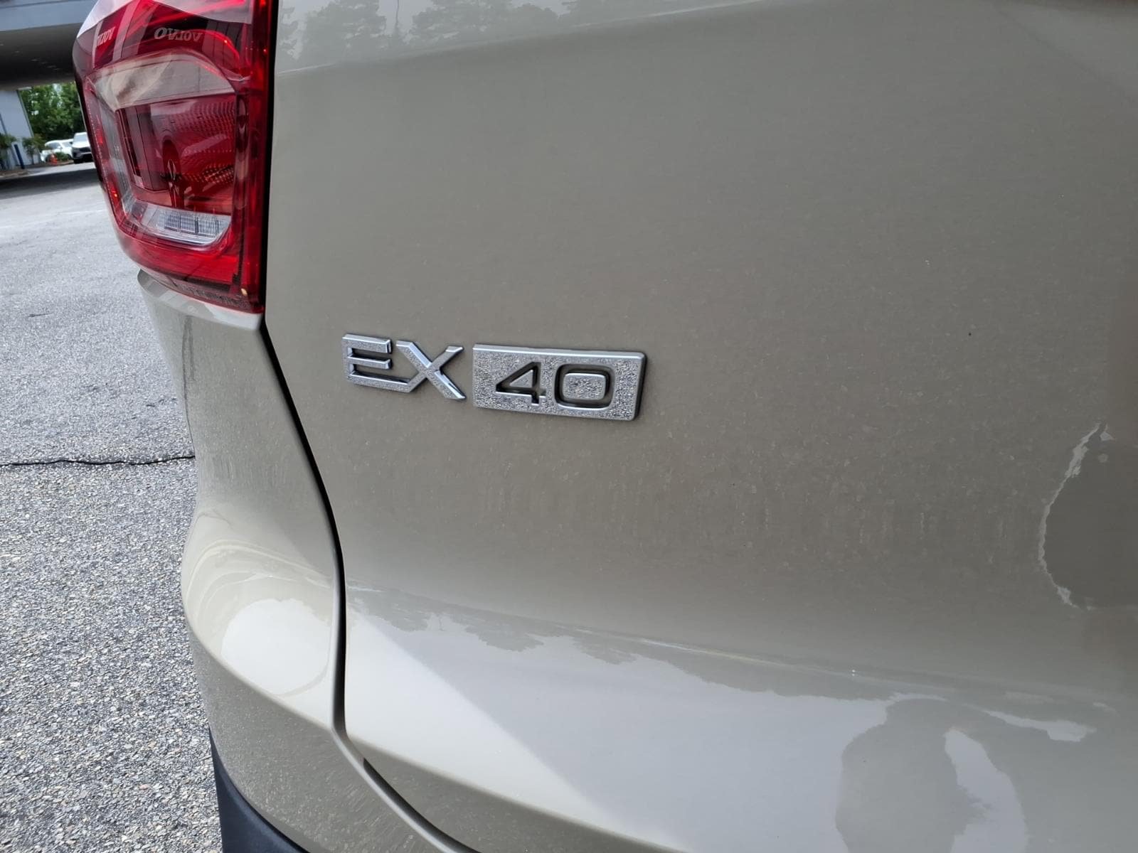 Certified 2025 Volvo EX40 Ultra AWD/4WD image 5