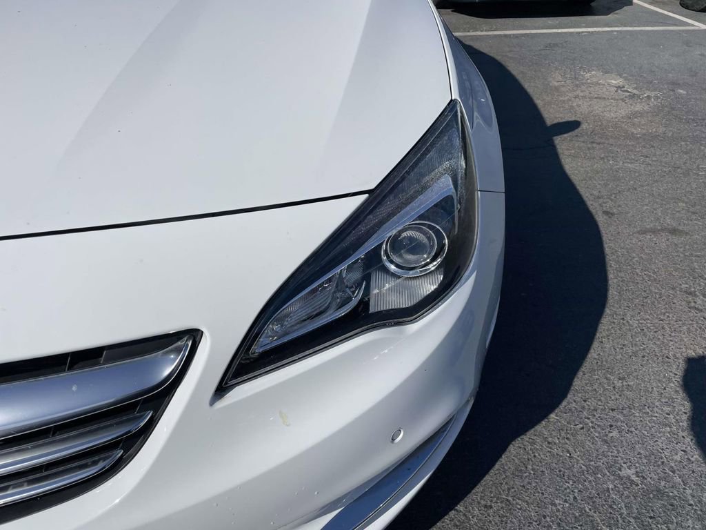 Used 2019 Buick Cascada Premium image 13