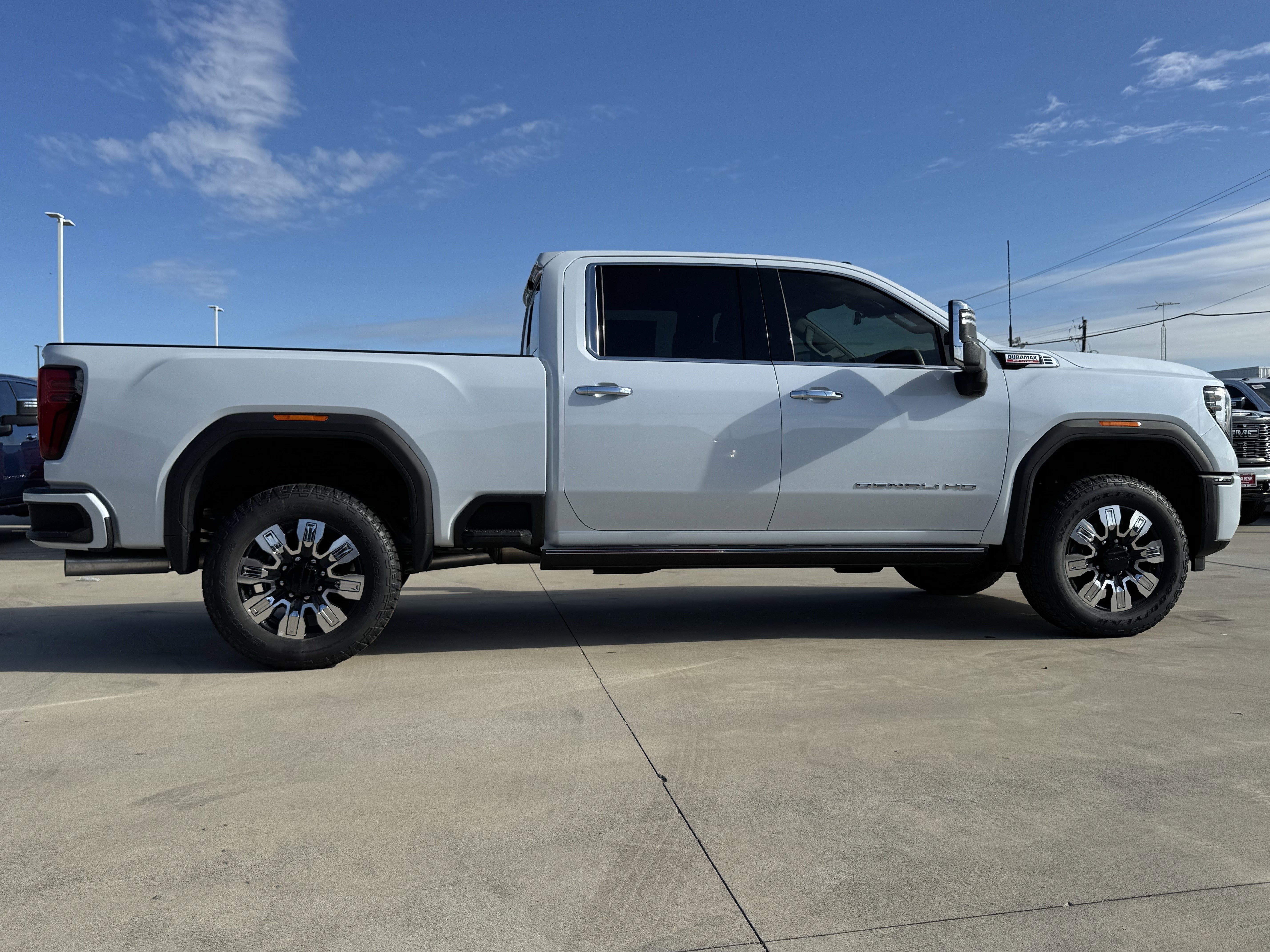 New 2026 GMC Sierra 2500 Denali w/ Technology Package AWD/4WD image 7