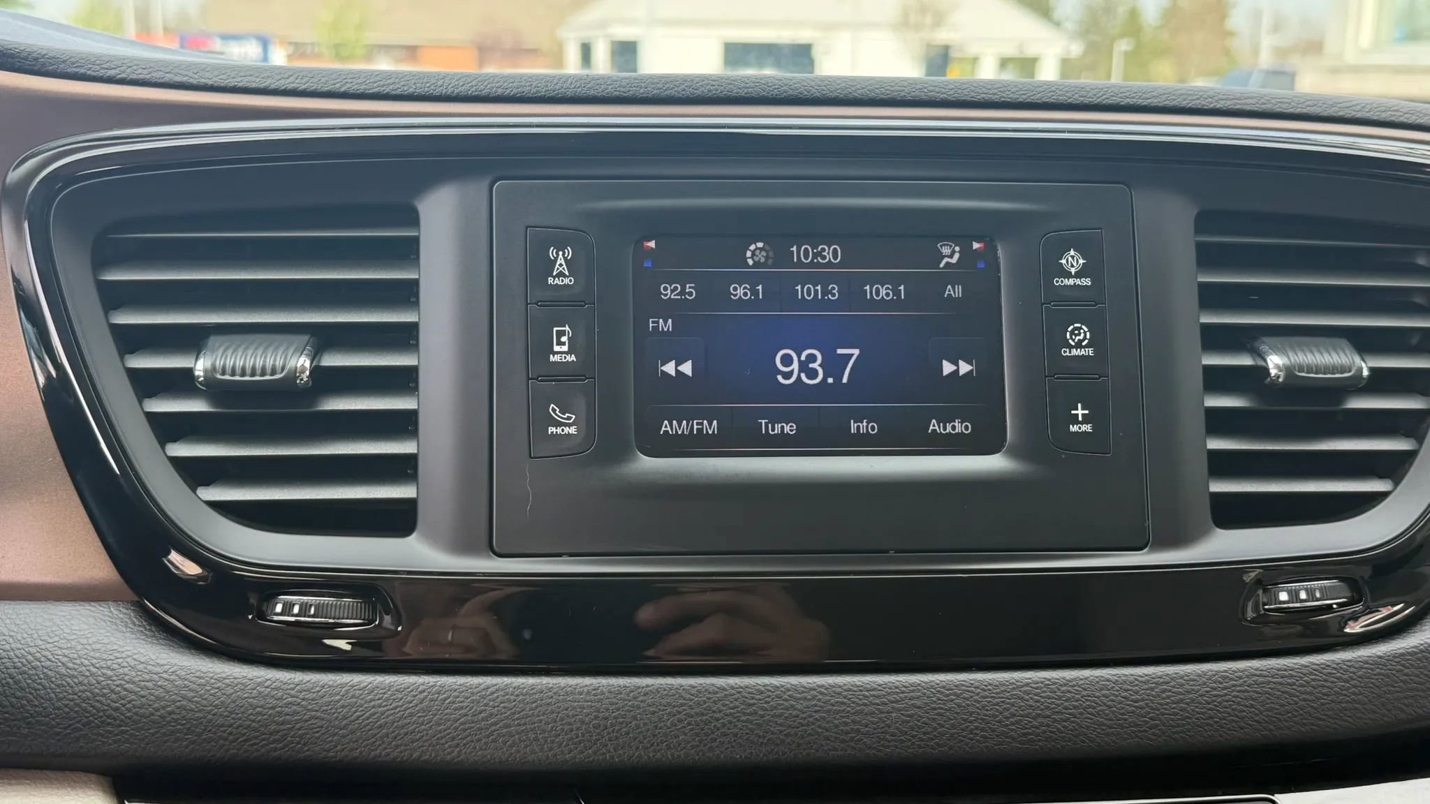 Used 2017 Chrysler Pacifica LX image 17