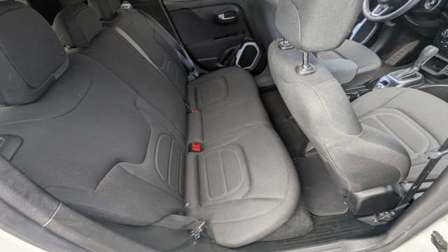 Used 2018 Jeep Renegade Latitude image 20