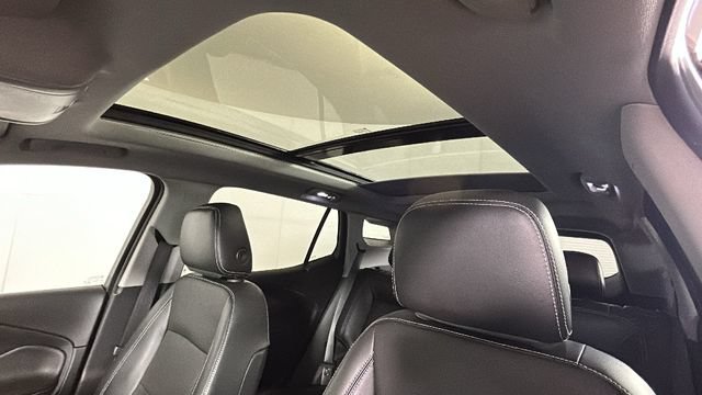 Used 2023 GMC Terrain SLT w/ Infotainment Package II AWD/4WD image 12