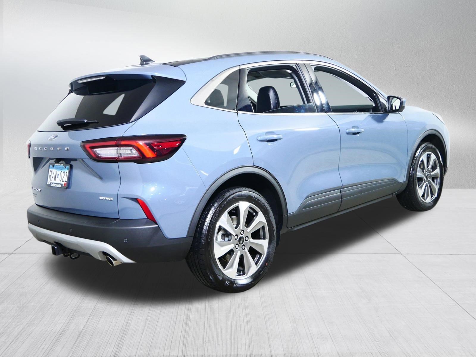 Used 2024 Ford Escape Platinum w/ Class II Trailer Tow Package image 7