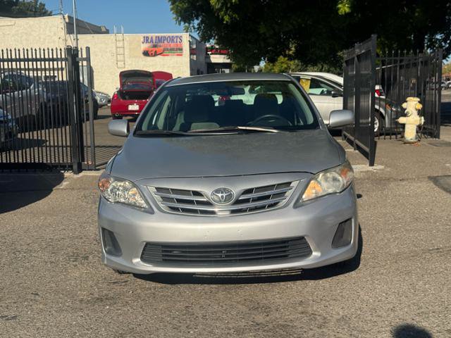 Used 2013 Toyota Corolla LE FWD image 3