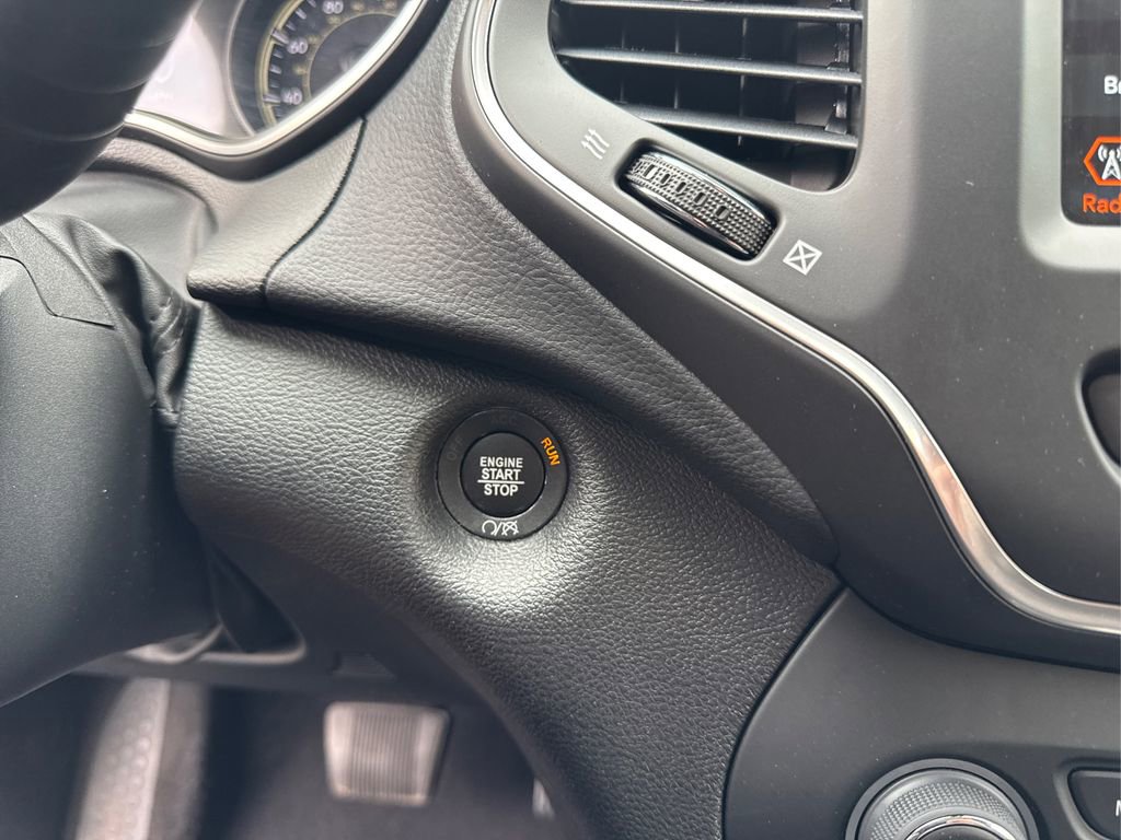 Used 2022 Jeep Cherokee Latitude Lux image 27