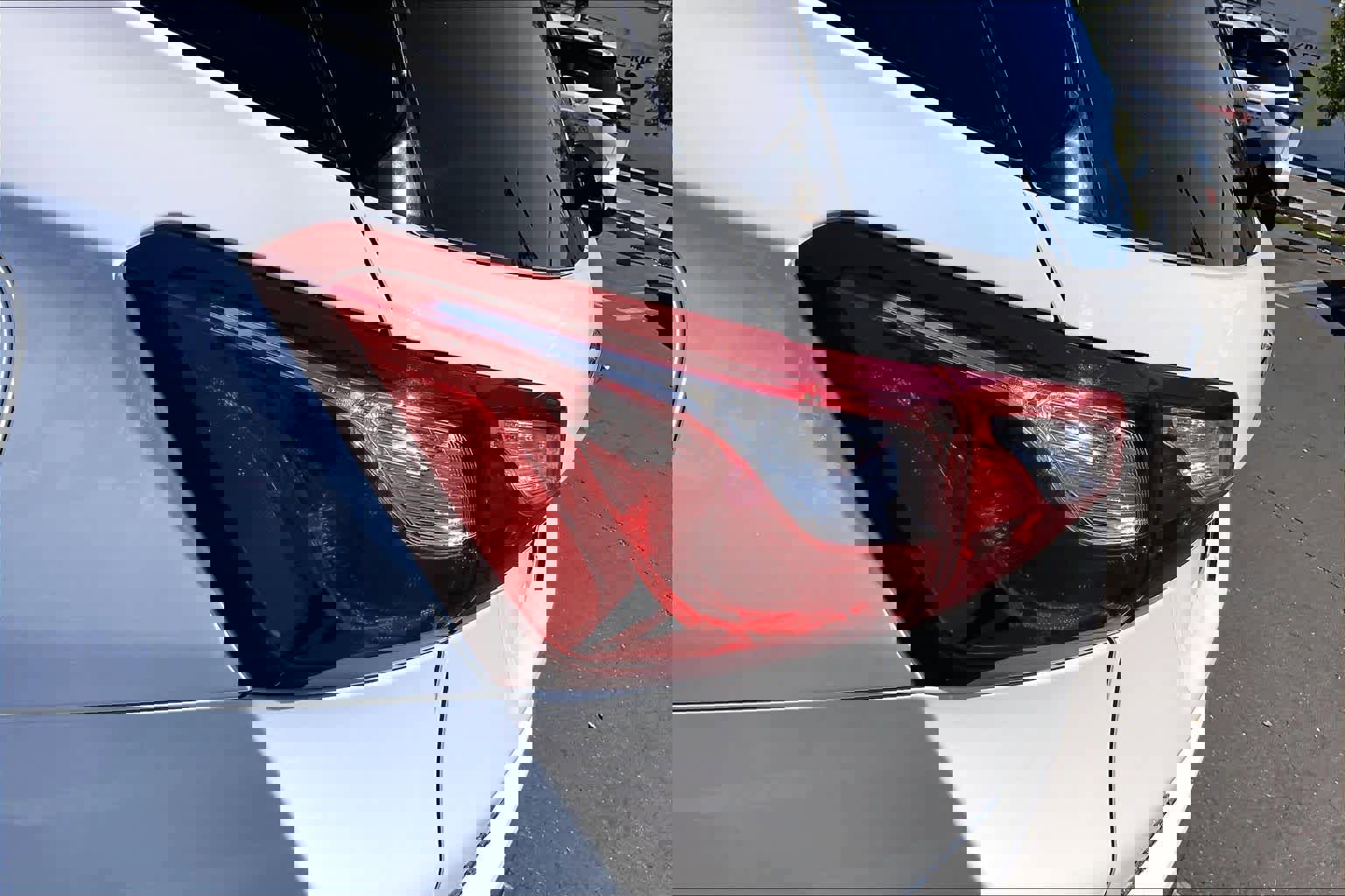 Used 2021 Chevrolet Equinox LT w/ LPO, Cargo Package image 28