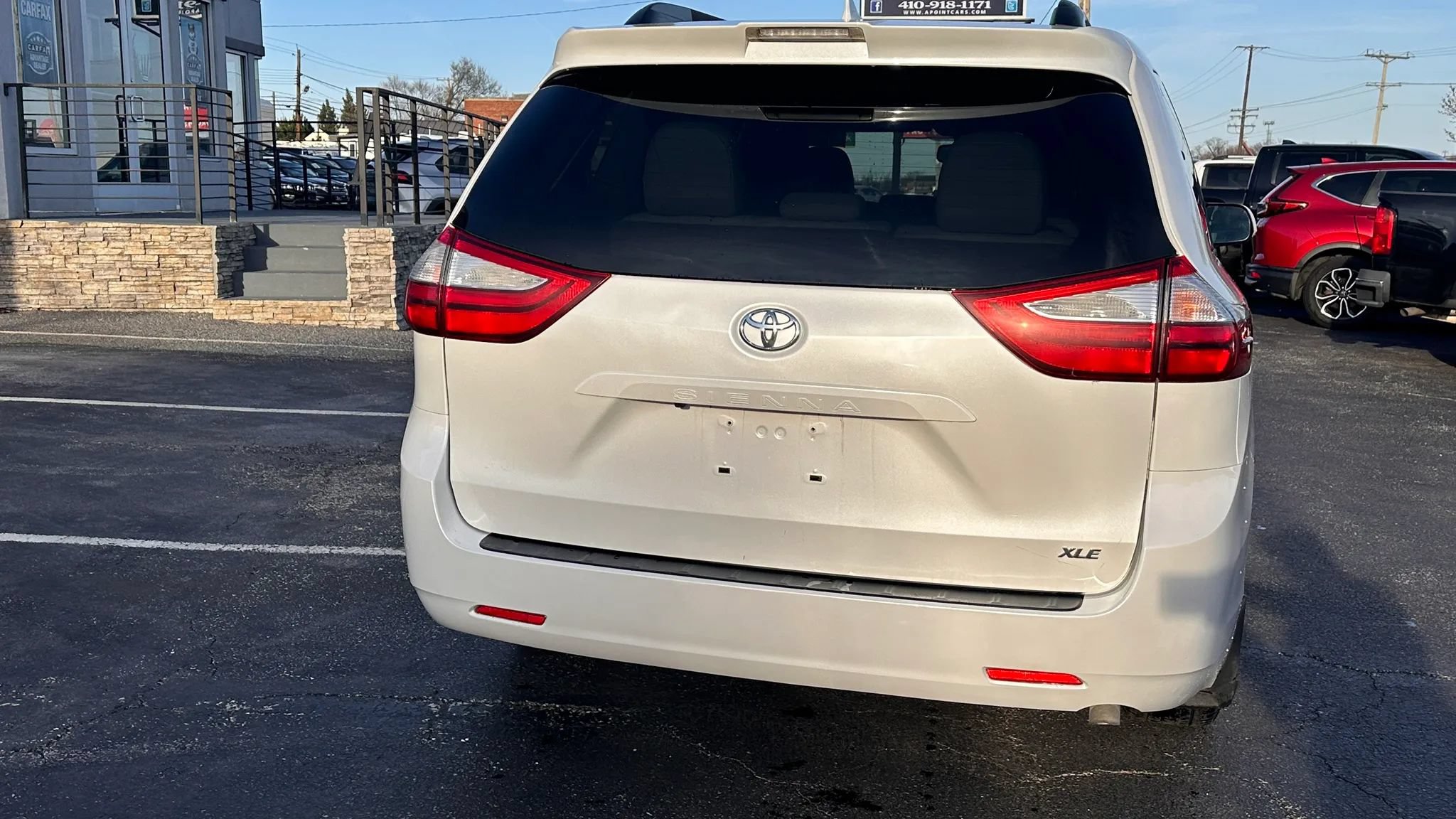 Used 2019 Toyota Sienna XLE w/ Protection Package FWD image 5