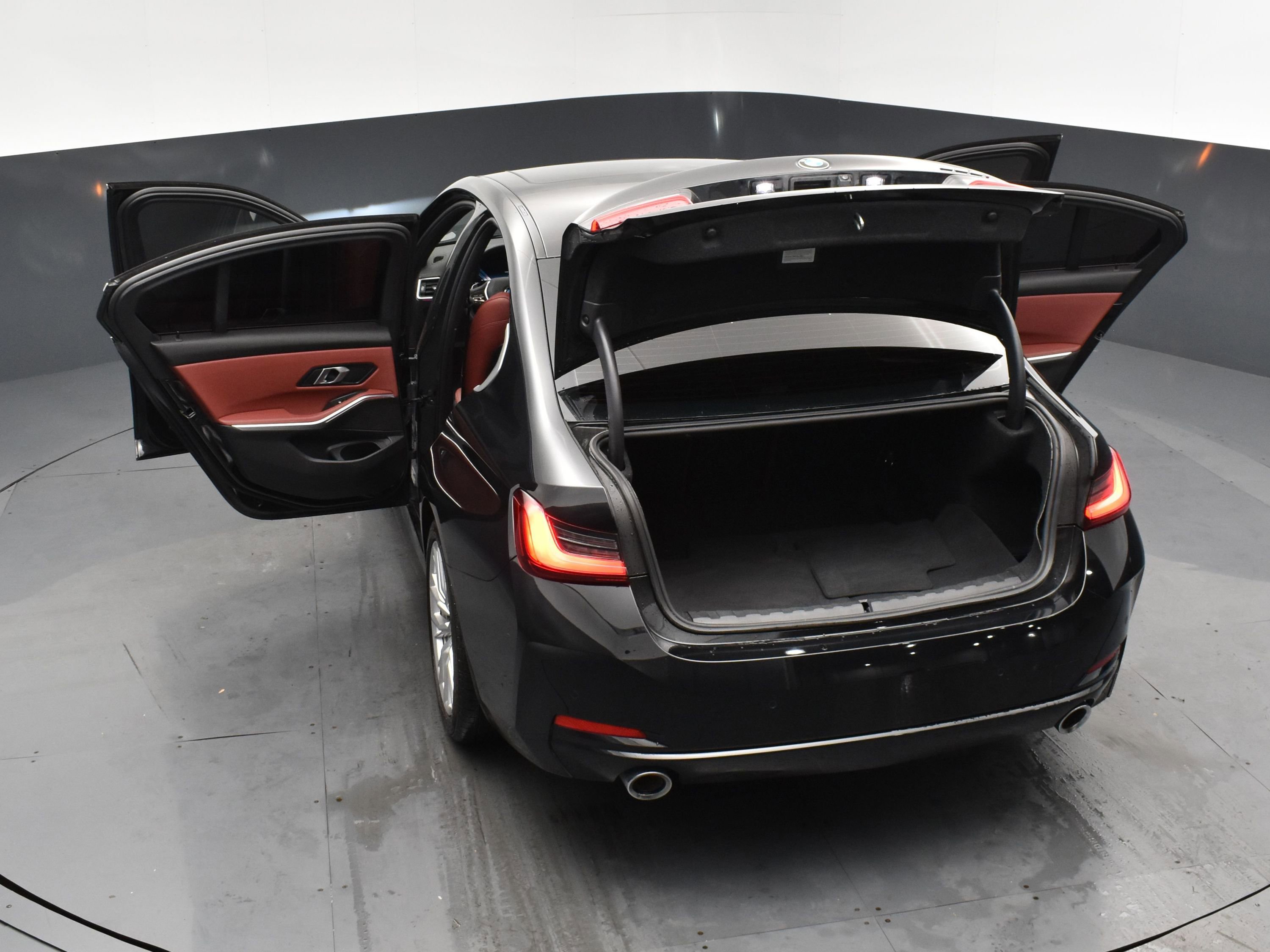 Used 2024 BMW 330i Sedan w/ Convenience Package image 26