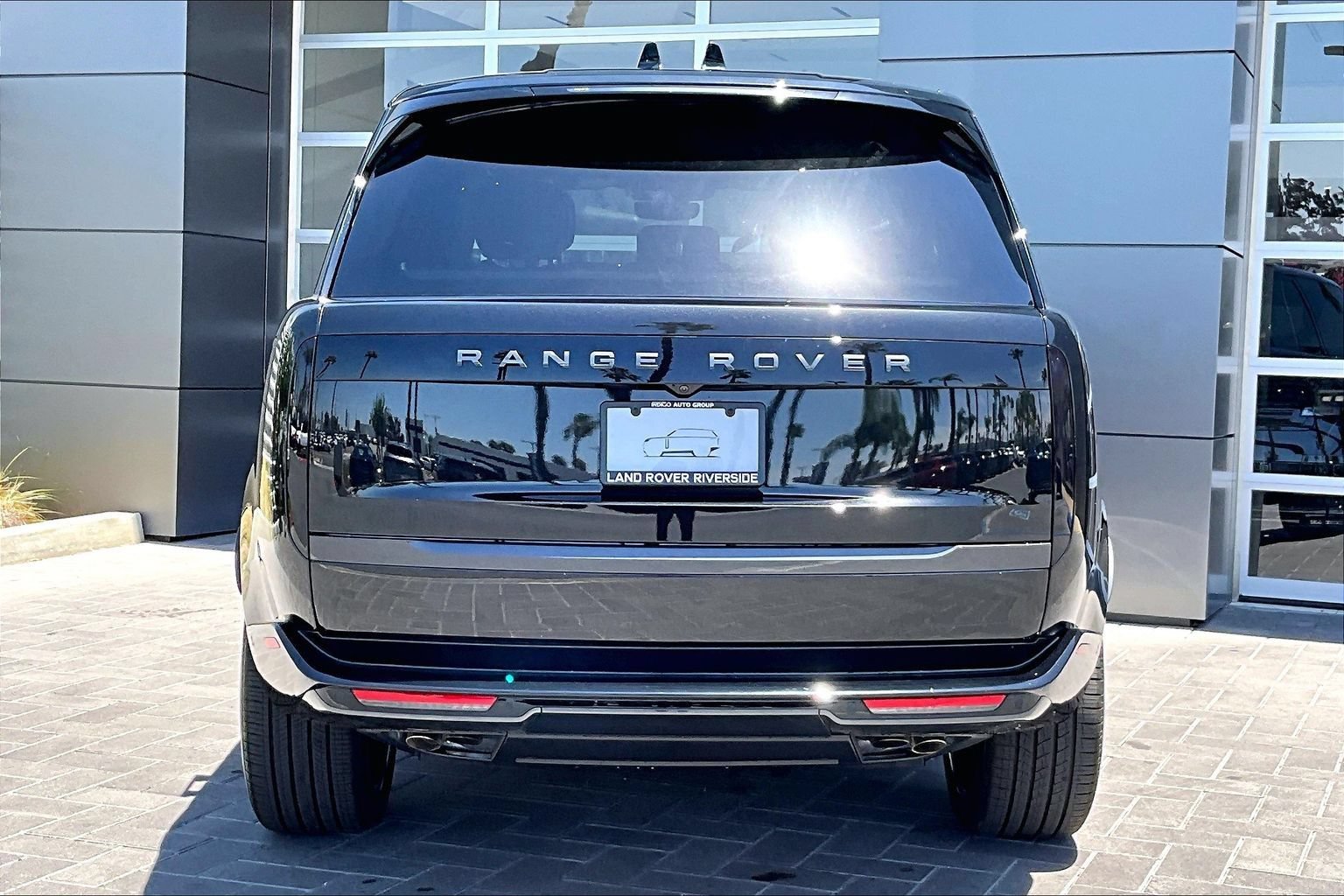 New 2026 Land Rover Range Rover Long Wheelbase SE AWD/4WD image 4