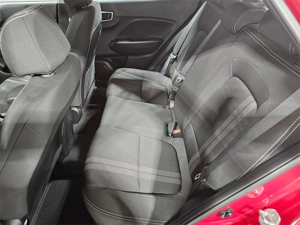 Used 2022 Hyundai Venue SEL image 18