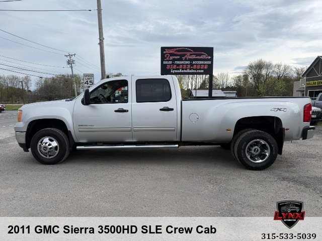 Used 2011 GMC Sierra 3500 SLE w/ SLE Preferred Package AWD/4WD image 2