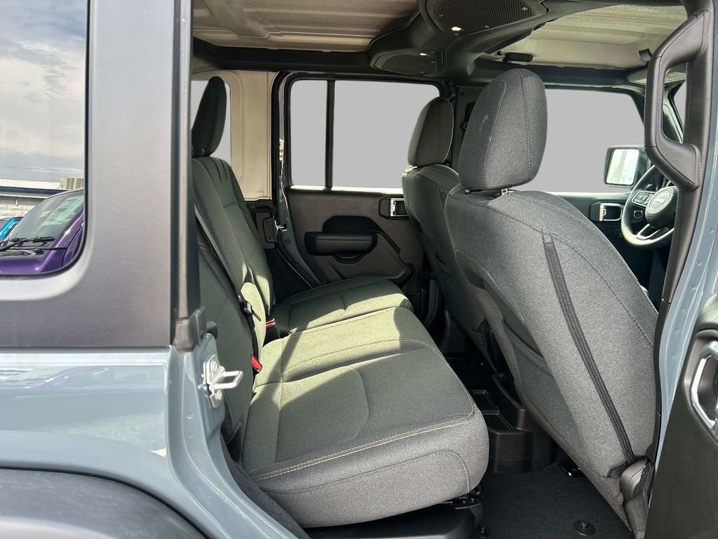 Used 2025 Jeep Wrangler Sport image 13