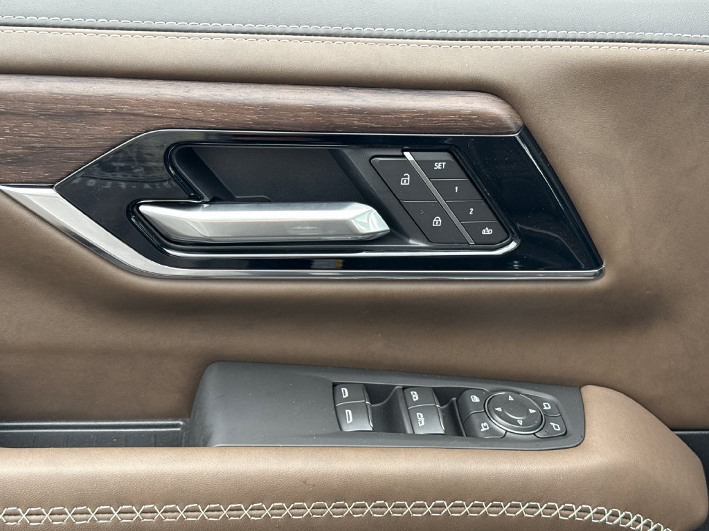 New 2026 GMC Yukon Denali Ultimate AWD/4WD image 16