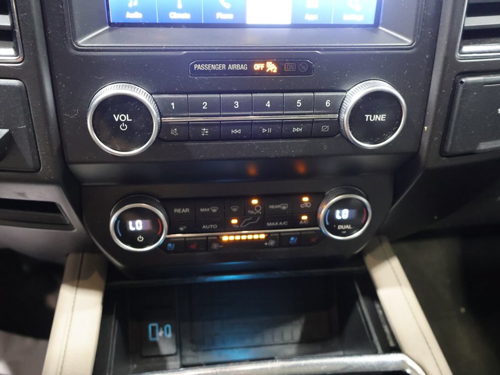 Used 2020 Ford Expedition Max Limited AWD/4WD image 29