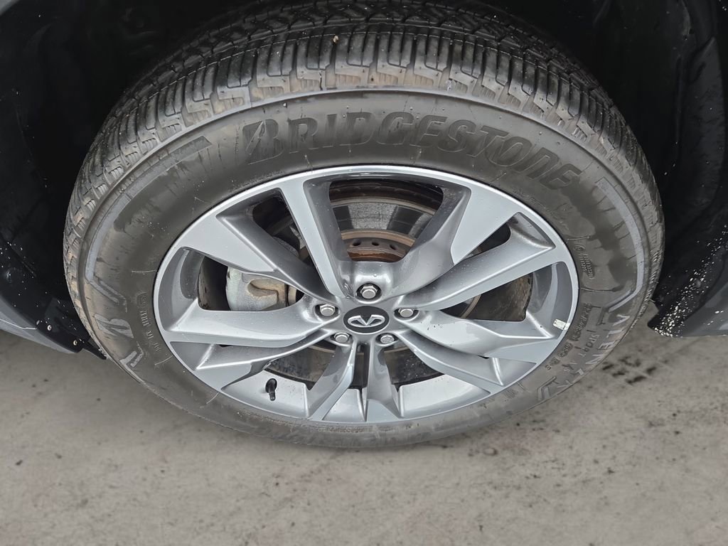 Used 2023 INFINITI QX60 Luxe image 9