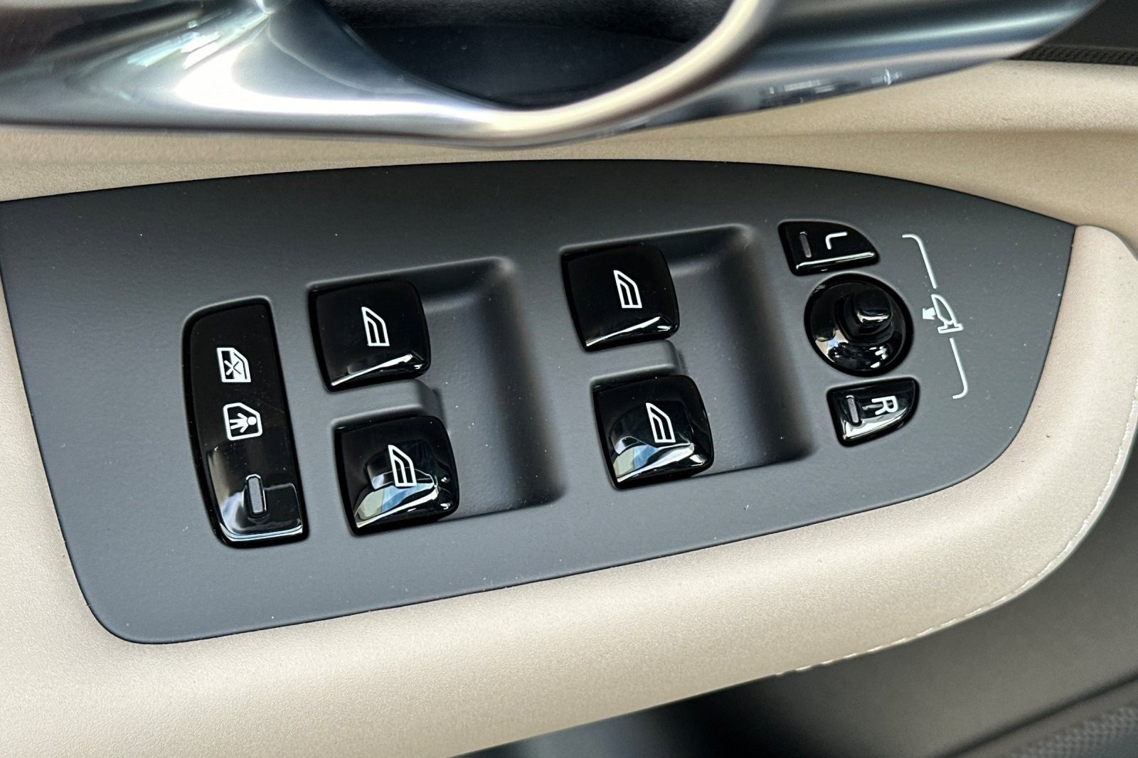 New 2026 Volvo XC90 T8 Plus image 15