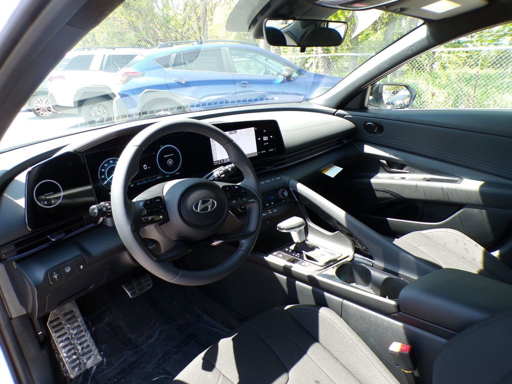 New 2026 Hyundai Elantra Sport FWD image 12