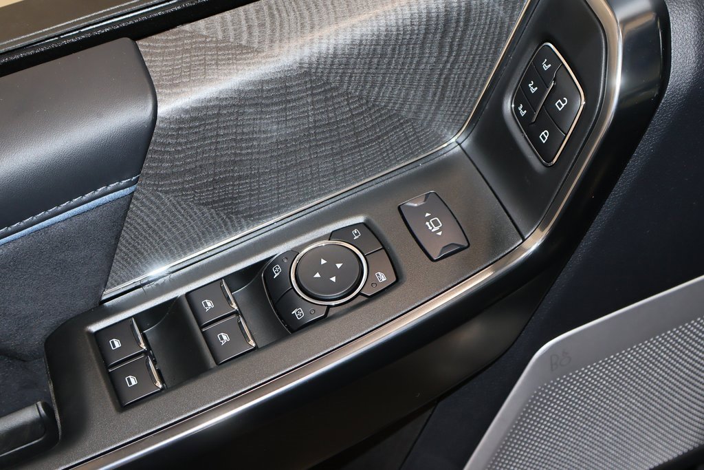 New 2025 Ford F350 Platinum w/ FX4 Off-Road Package image 11